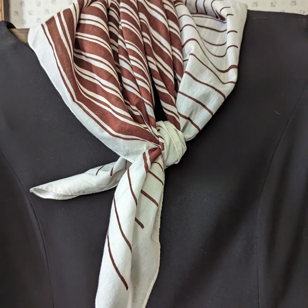 Calvin Klein vintage white brown scarf 26